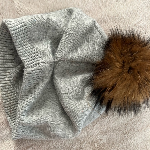 Beanie hat, one size. Flaws on the picture - Picture 2 of 3